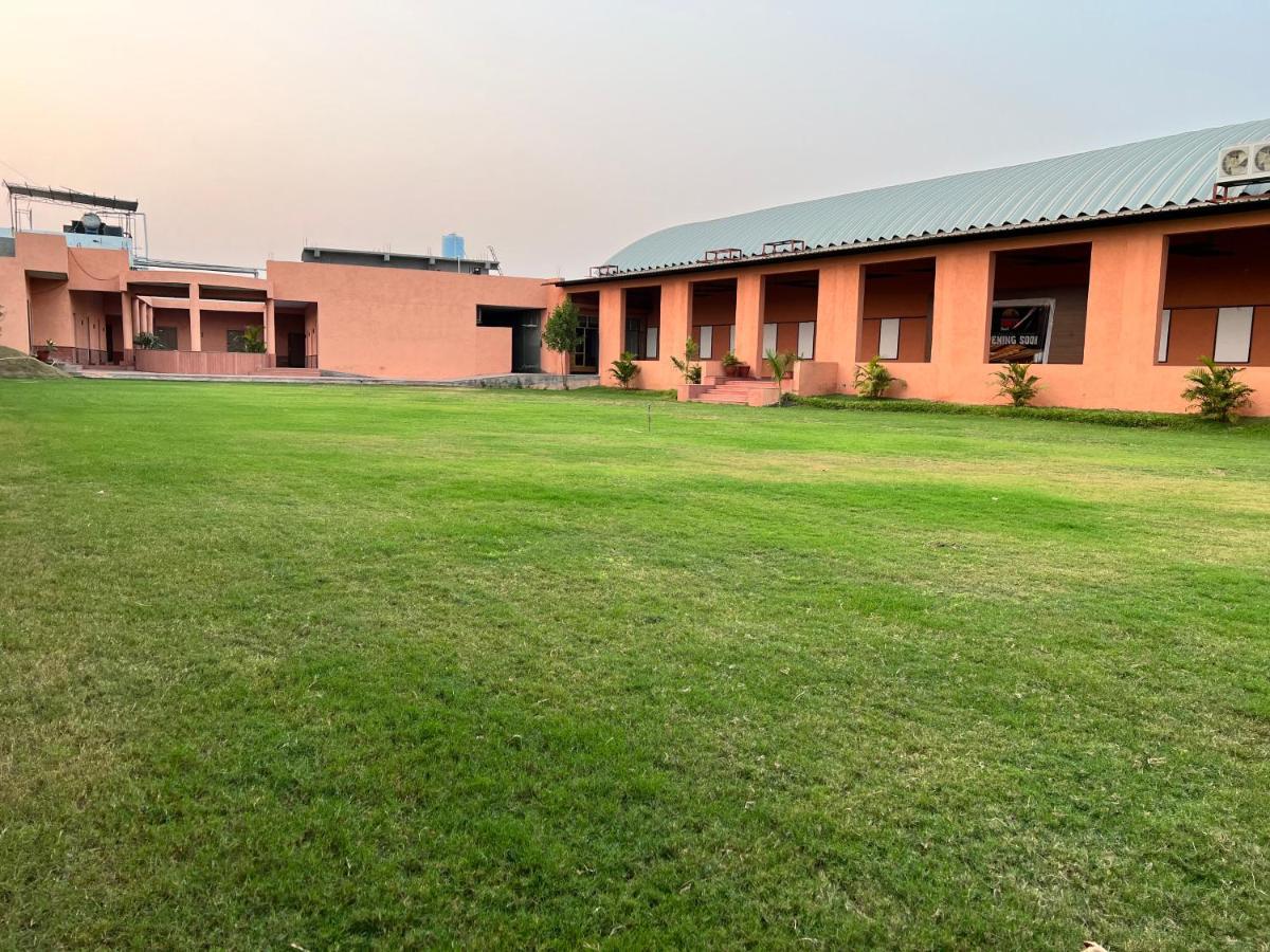 Santu Basil - An Eco Resort Bhavnagar Ngoại thất bức ảnh