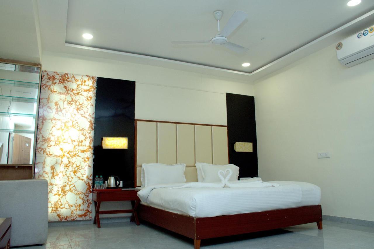 Santu Basil - An Eco Resort Bhavnagar Phòng bức ảnh